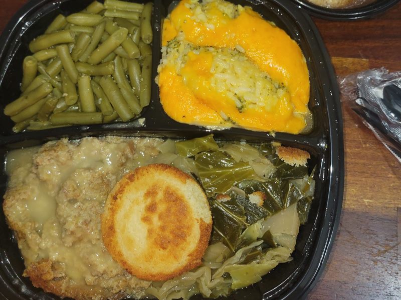 RC's Kitchen food