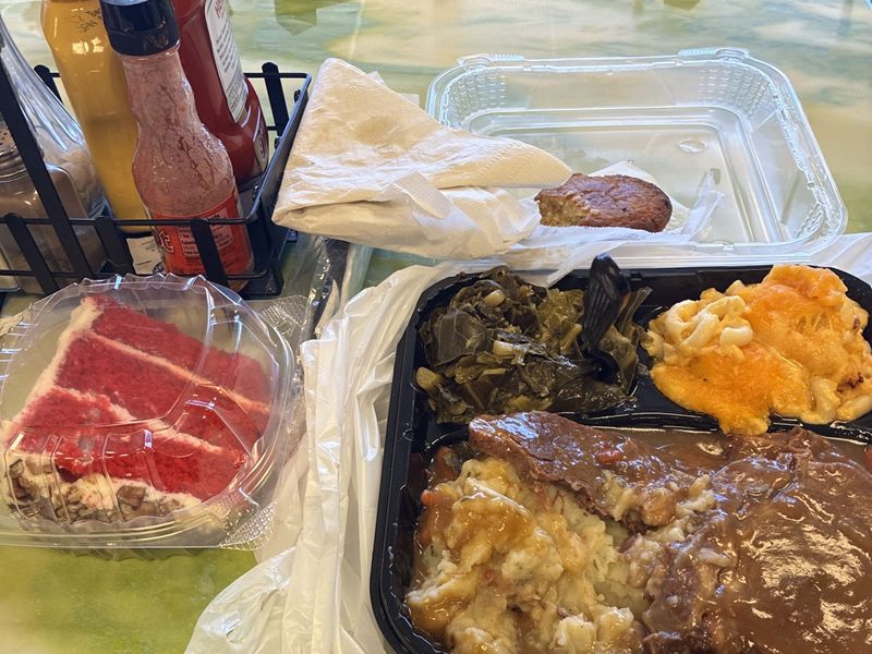 RC's Kitchen food